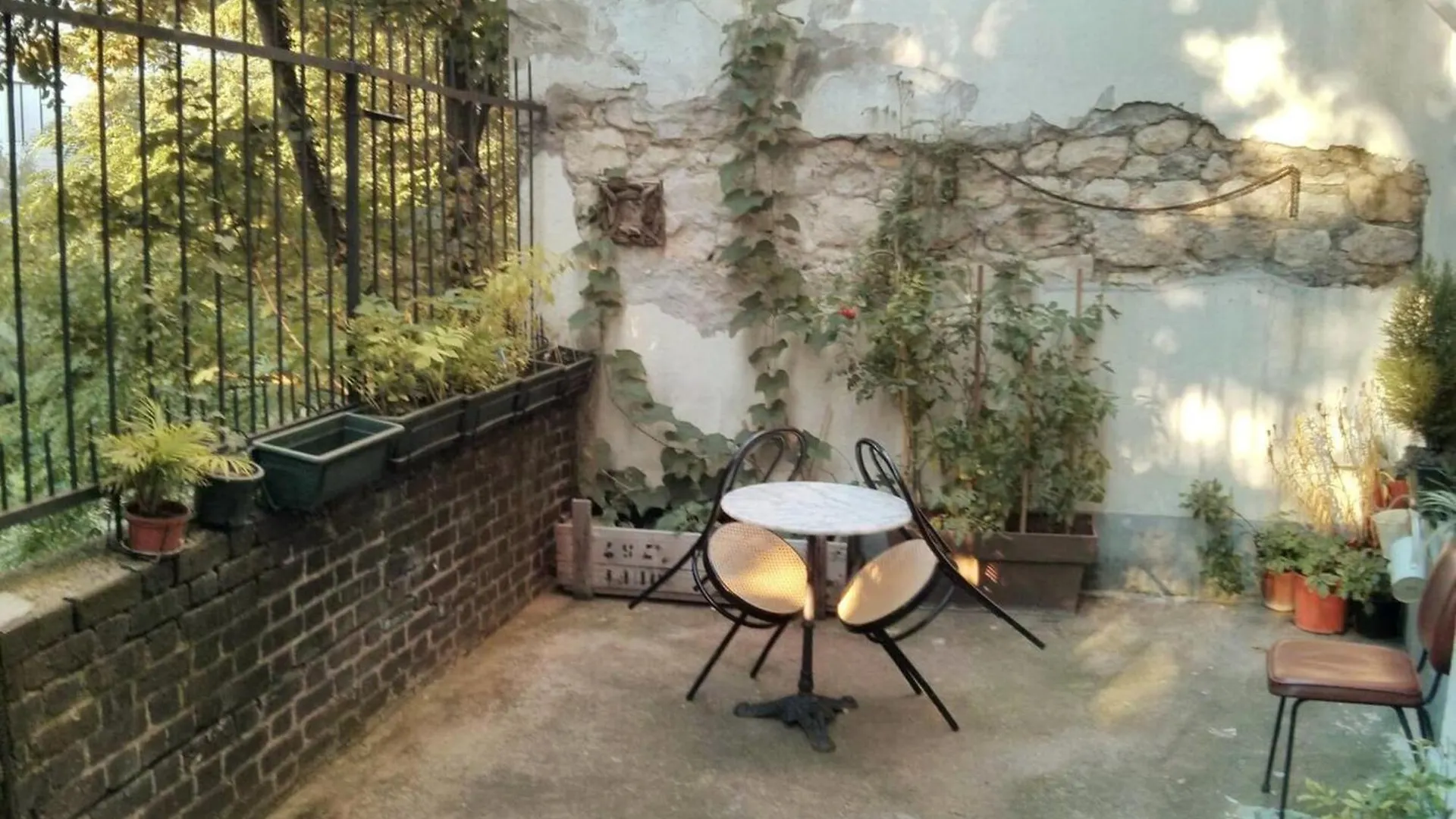 Cosy Quiet And Well Appointed Studio Daire